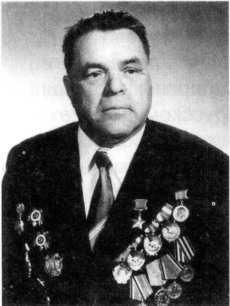 Сиротин В Н родился в г Невьянске Свердловской области в семье рабочего Его - фото 301