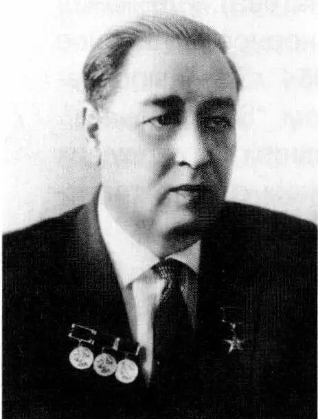 Голованов Ю Н родился в Ленинграде В 1936 г окончил Московский институт - фото 68