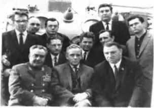 Слева направо в первом ряду ГА Тюлин ГН Бабакин С А Афанасьев во - фото 92