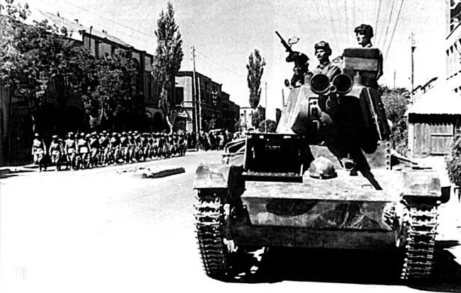 Танки Красной Армии в Иране Сентябрь 1941 27 августа правительство Али Мансура - фото 40