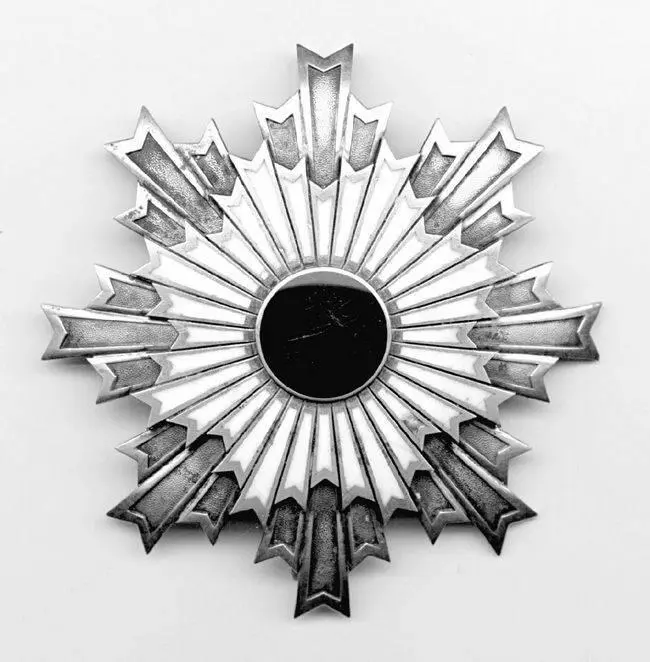 Орден Восходящего Солнца главный орден Японской империи Было ясно что - фото 57