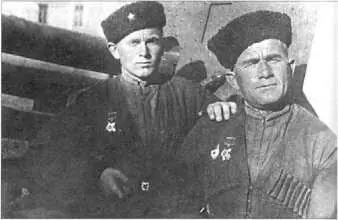 Кубанские казаки гвардейцыартиллеристы отец и сын Лобода Награждены - фото 43