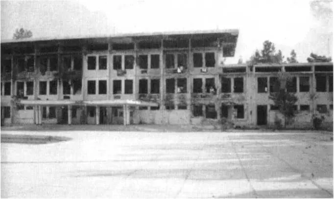 Это все что осталось от современного здания посольства бывшего СССР в Кабуле - фото 14