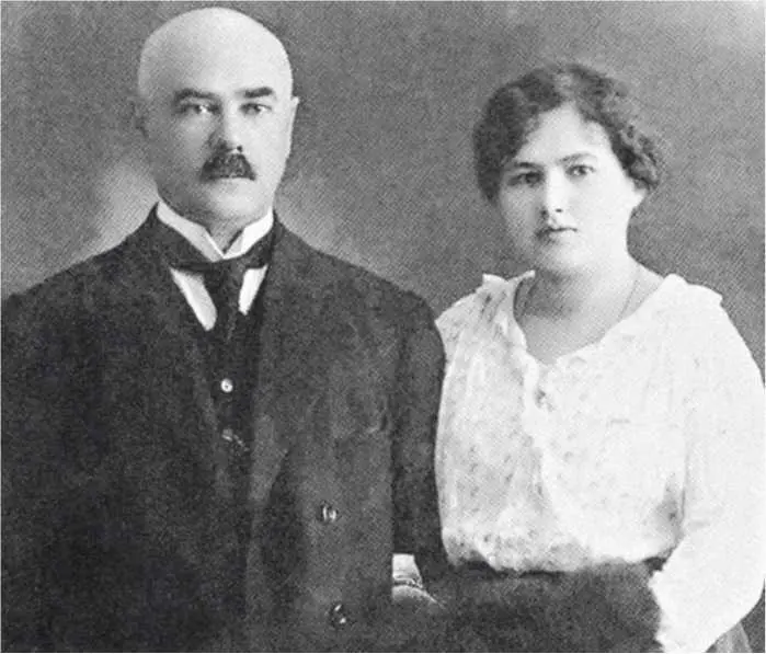 Генераллейтенант Антон Деникин и его будущая жена Ксения Чиж накануне свадьбы - фото 25