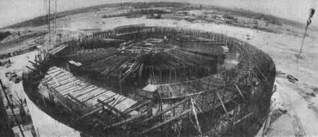 Рис 107 Строительство корпуса первого реактора Калининской АЭС 1979 г - фото 113