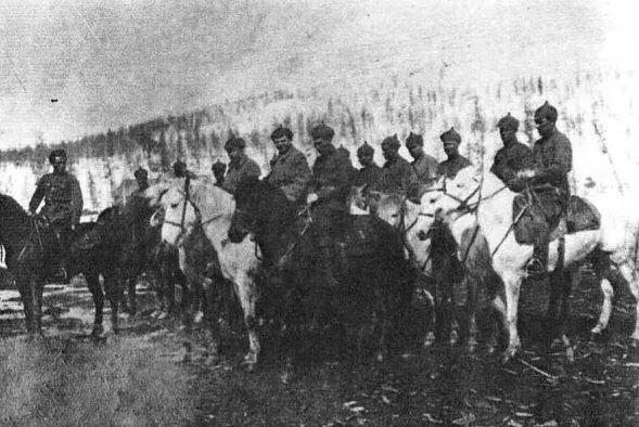Конный взвод охраны лагерей Дальстроя Цинга и тяжелый труд косили - фото 10