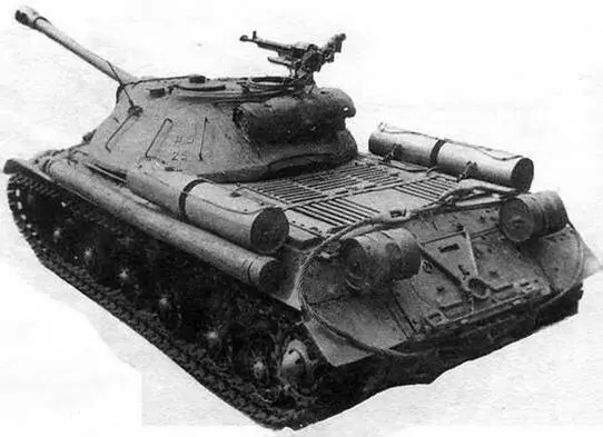 Тяжелый танк ИС3 вид сзади Ввод антенны расположен на наклонной стенке - фото 11