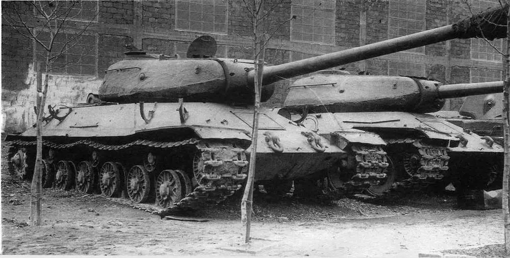Фото из коллекции МКоломийца Осенью 1944 года после заводских испытаний танк - фото 38