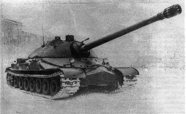 Опытный образец 1948 года во дворе завода На этой машине отсутствуют пулеметы - фото 48