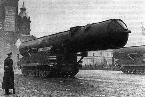 Стартовая установка ракеты 8К99 Москва Красная площадь 7 ноября 1965 года - фото 63