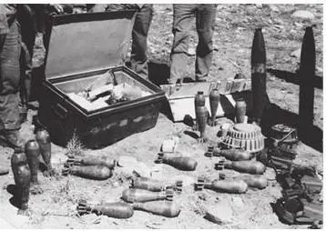 Газни Оружие изъятое у мятежников в ходе боевой операции в Алихейле 1986 г - фото 6