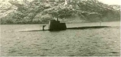 19 сентября 1959 года при возвращении подводных лодок в базу во время шторма - фото 219
