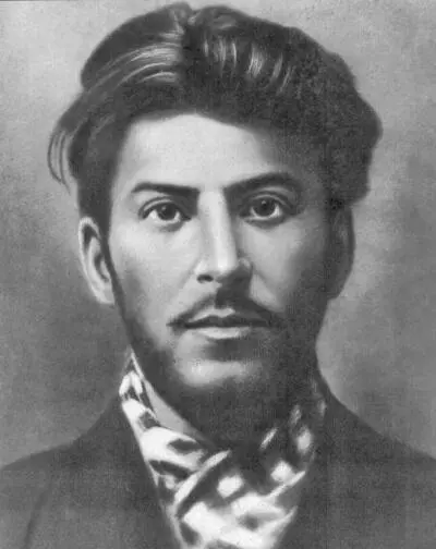 Сталин В тот момент еще только нарком по делам национальностей Итак 10 - фото 34