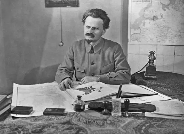 Троцкий ЛД Создатель Красной армии Миллионы советских людей в школах - фото 35