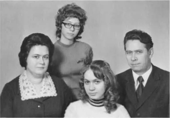 Моя семья Галина Тимофеевна Татьяна и Марта 1978 год Быть старообрядцем и - фото 27