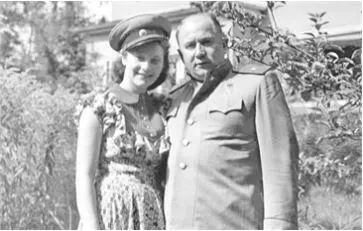 С любимой дочерью Майей Германия 1947 г Указ Президиума Верховного Совета - фото 71
