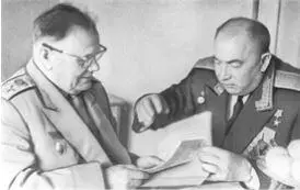 Участники Сталинградской битвы Маршал Советского Союза АИ Еременко и - фото 73