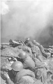 В окопах Сталинграда Лето 1942 г Ополченцы держат оборону в районе завода - фото 80