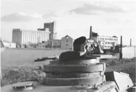Немецкие танки в районе Элеватора Сталинград 1942 г Присягу принимают - фото 86