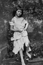 Алиса Лидделл одетая нищенкой Фото Л Кэрролла 1859 г Давайте и мы - фото 50