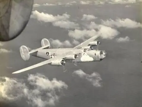 Дальний бомбардировщик В24 Liberator Герой Советского Союза И - фото 113