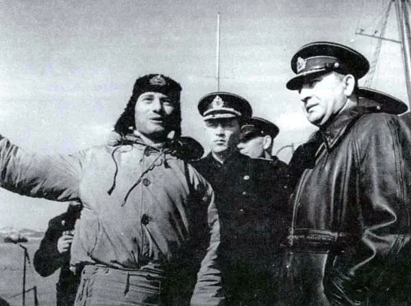 Командиры подводных лодок ИИФисанович и ИАКолышкин 1941 год Поздравление - фото 136