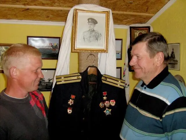 Основатель музея Станислав Пролуненко слева и председатель Кировоградской - фото 194