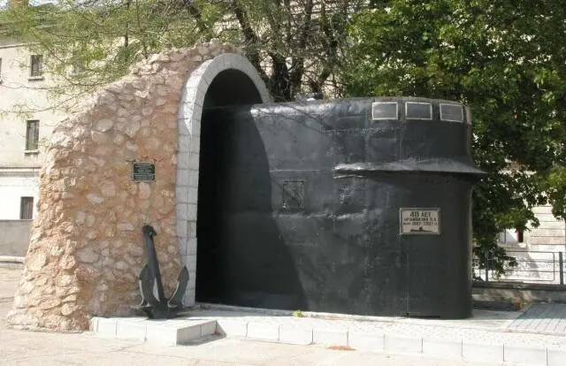 Мемориал подводникам Черноморского Подплава на территории 247го Отдельного - фото 340