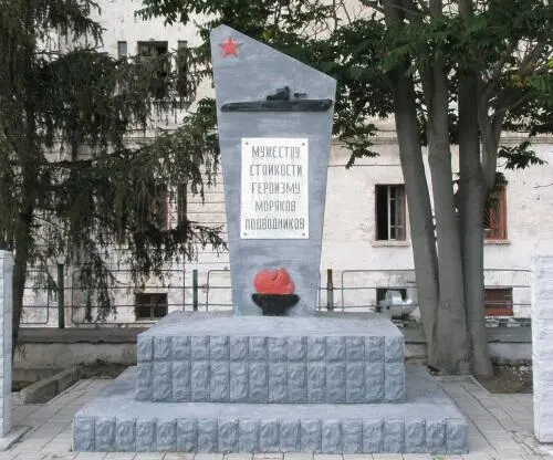 Мемориал подводникам Черноморского Подплава на территории 247го Отдельного - фото 344