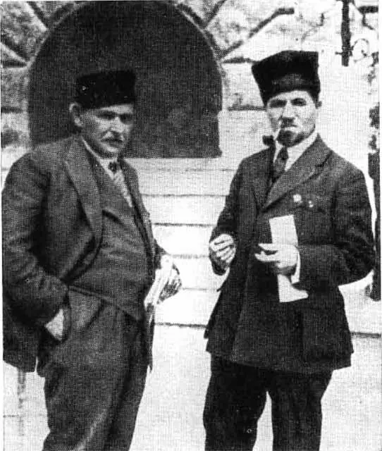 Н Нариманов и А Бекзадян Генуя Апрель 1922 г Дипломатический паспорт Н - фото 42