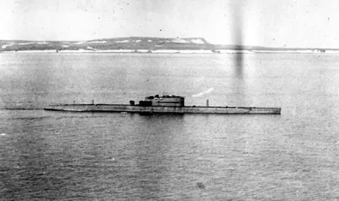 Подводная лодка Д1 во время перехода на Северный флот 1933 год Подводная - фото 96