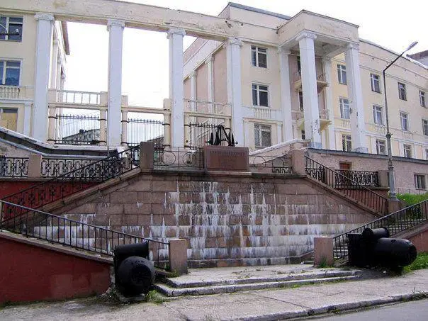 На месте памятника ИВСталину Александровск Полярный 2013 год На месте - фото 151