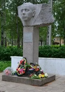 г Красавино Вологодская область Мемориальная доска матросу НЛСмаглюк - фото 319