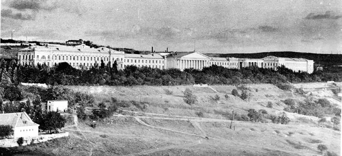 Восстановленное здание учебного корпуса СВВМИУ 1960 год Главный вход - фото 308