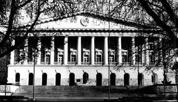 Главный вход Севастопольского ВВМИУ 1960е года Главный вход - фото 309