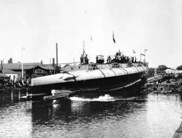 Спуск на воду 22 августа 1915 года Подводная лодка Кашалот в Южной бухте - фото 226