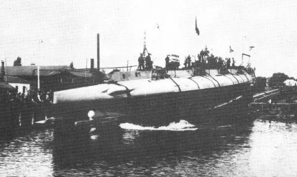 Спуск на воду подводной лодки Кит г Николаев Май 1915 года Подводная - фото 238