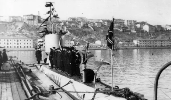 Подъем флага на подводной лодке АГ21 3 февраля 1931 года Подводная лодка - фото 459