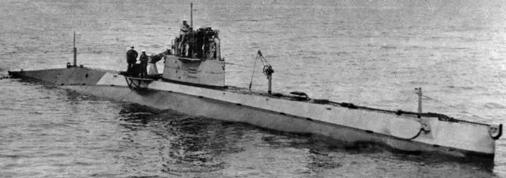 14 ноября 1920 года подводная лодка уведена русскими подводниками при эвакуации - фото 470