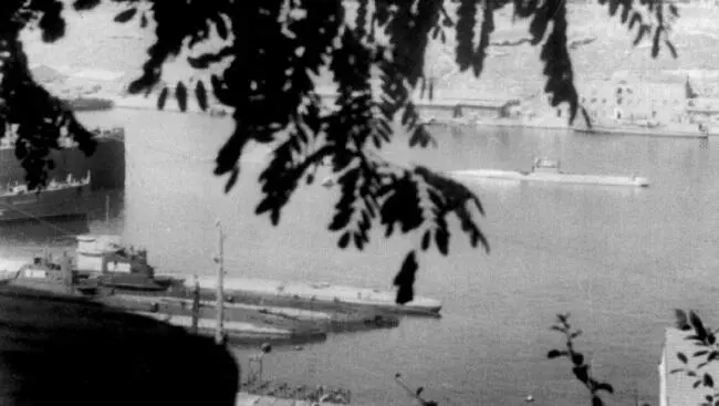 Подводная лодка А2 АГ24 в Севастополе Май 1949 года Слева подводные лодки - фото 495