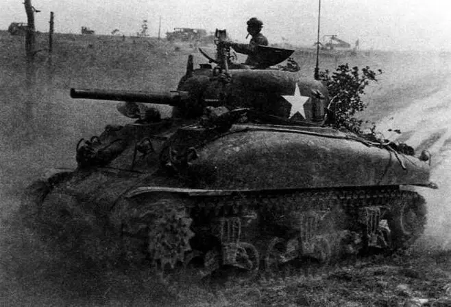 М4АI во время учебных занятий на территории США 1943 год Обозначение - фото 36