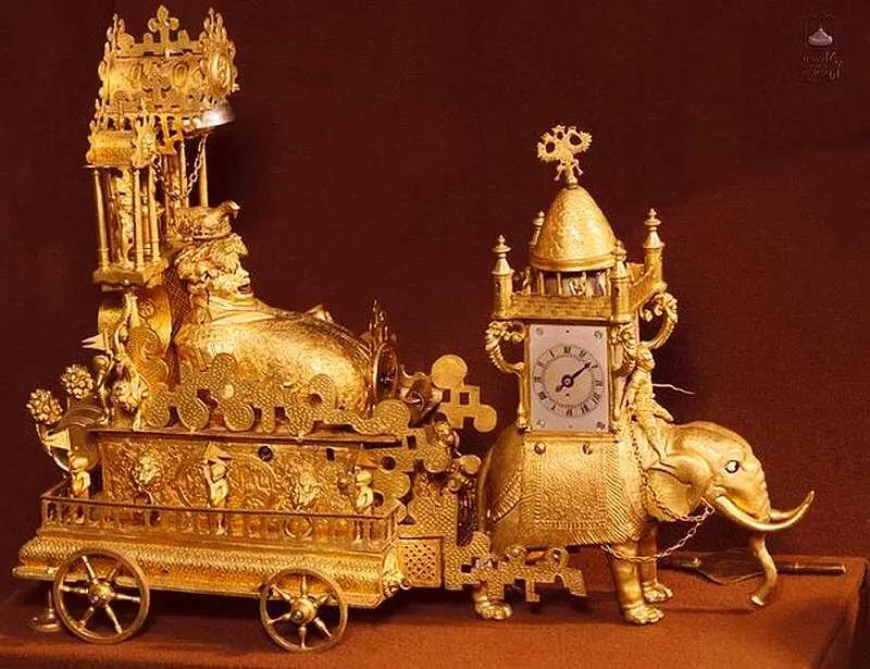 Часы Бахус Конец XVI века Бронза чеканка литье резьба золочение Длина - фото 76