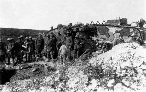 Танк Mk I самка роты D с номером 017 и именем Диннакен близ Флер сентябрь - фото 77