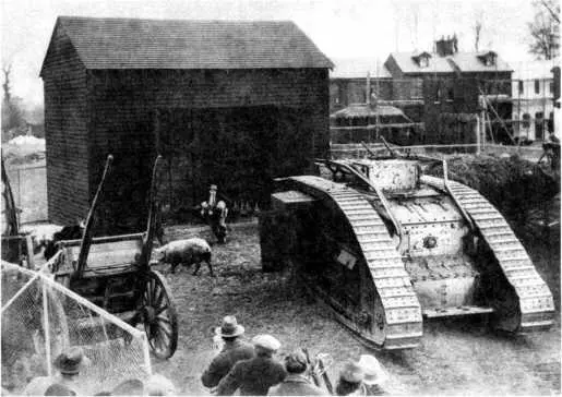 Не миновала старые танки и кинокарьера Танк Mk V самец в послевоенной - фото 124