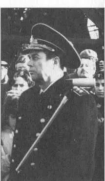 Адмирал Валентин Селиванов благодарит Бога за счастливый исход дальнего - фото 37