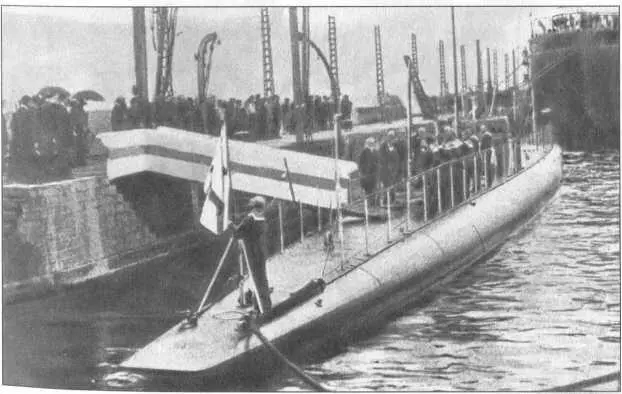 Освящение подводной лодки Святой Георгий в Специи 1917 год Сверхмалая - фото 7