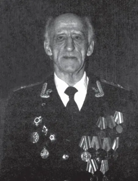 Милич Бойович 1995 г С первой супругой Митрой Митрович до войны когда учил - фото 21