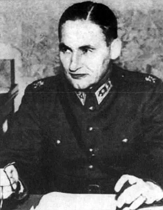 Хуго Виктор Эстерман На линии Маннергейма Финский лыжник в меховой - фото 43
