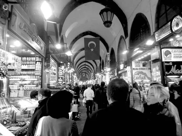 Гранд Базар Grand Bazaar и сегодня одна из главных туристических - фото 13