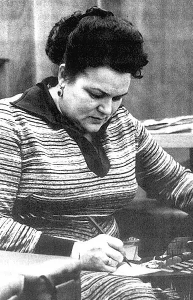Чтобы хорошо петь нужно очень много работать Людмила Зыкина В 1969 году я - фото 33